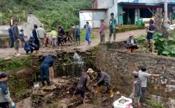 श्रमदानमार्फत गाउँ विकासमा जुटे  लेखर्कवासी